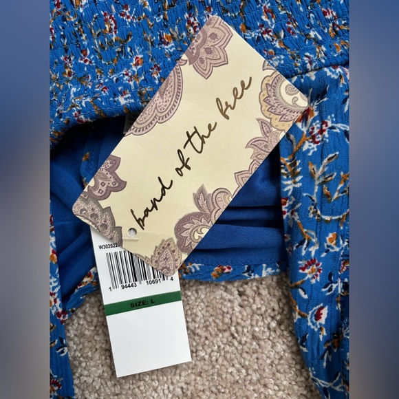 NWT Band of the Free Blue Floral Tank, Size Large - Picture 3 of 3